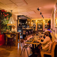 Comeonin Thai Food &amp; Craft Beer