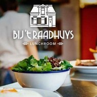 Bij &#039;t Raadhuys